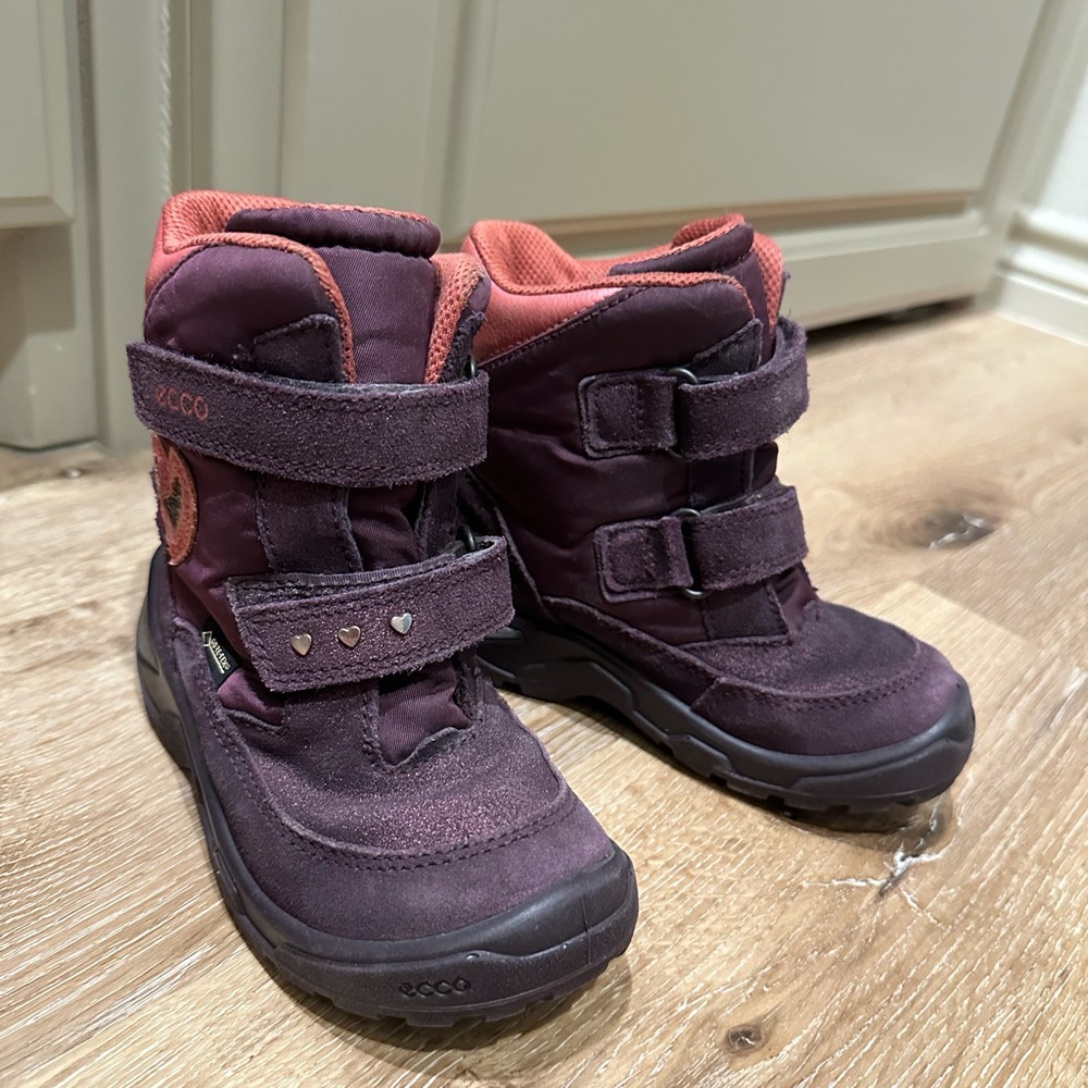 Ecco Gore-Tex 9.5 us winter boots purple
